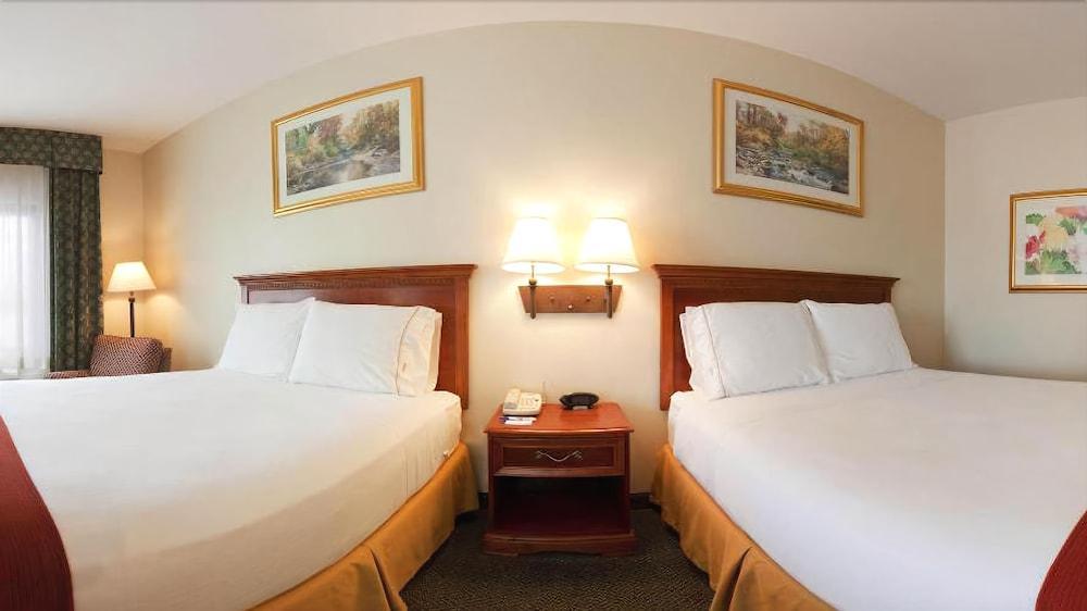 Holiday Inn Express Hotel & Suites Canton By Ihg Экстерьер фото