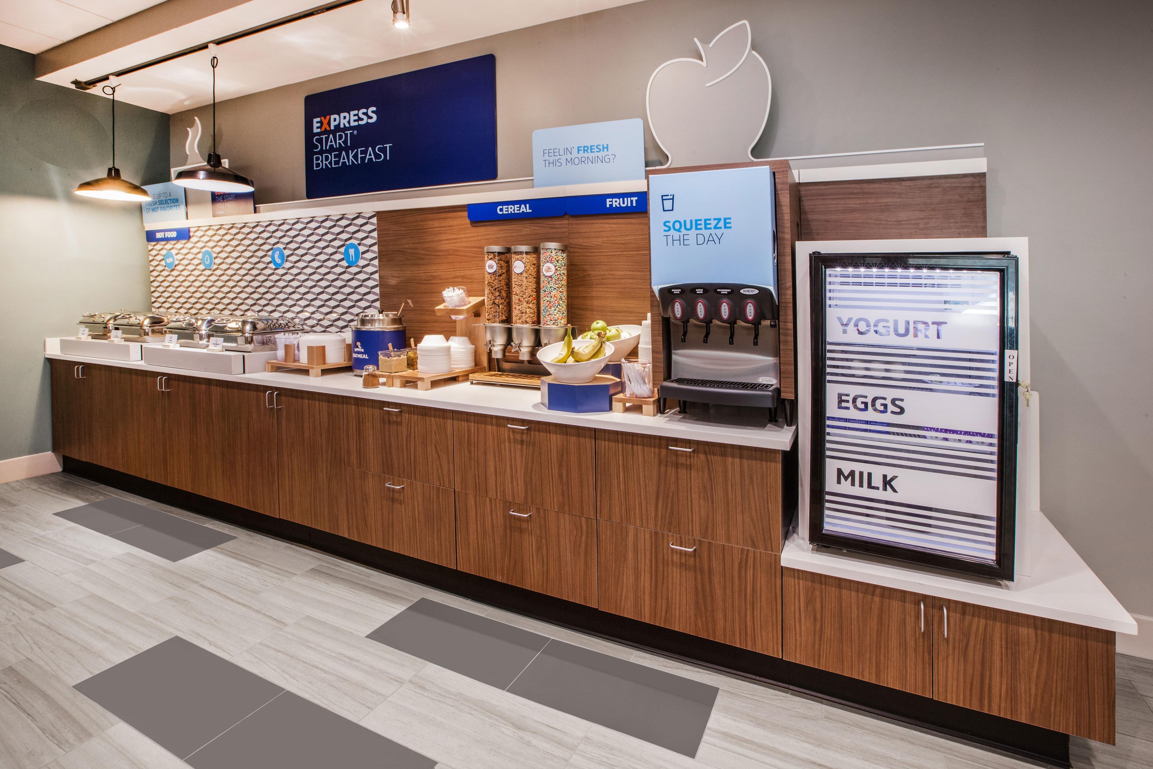 Holiday Inn Express Hotel & Suites Canton By Ihg Экстерьер фото