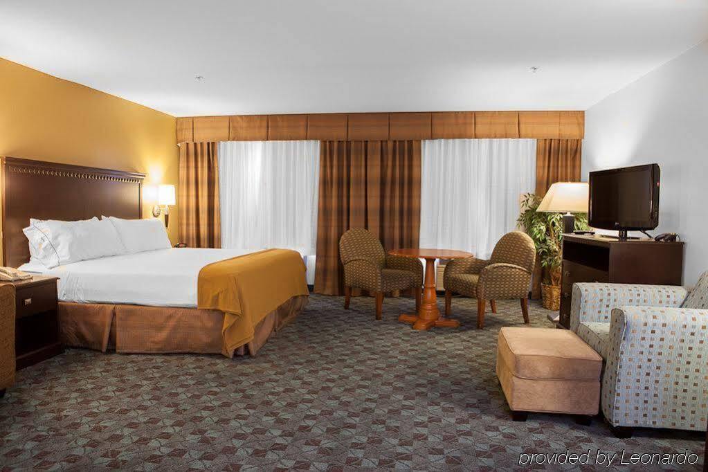 Holiday Inn Express Hotel & Suites Canton By Ihg Экстерьер фото